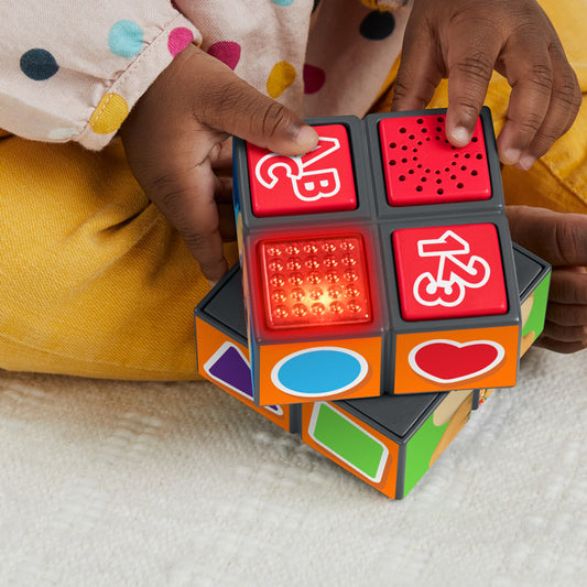 Fisher-Price Brincar e Aprender para Cachorrinhos de Atividade Cubo
