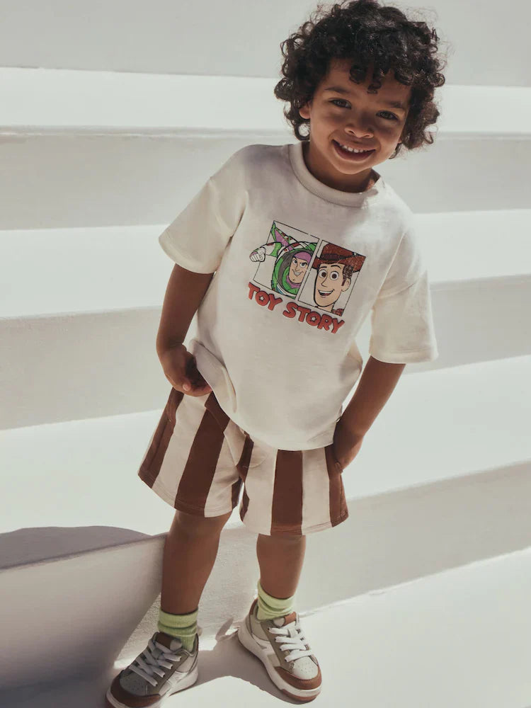 Meninos : 3 meses a 7 anos