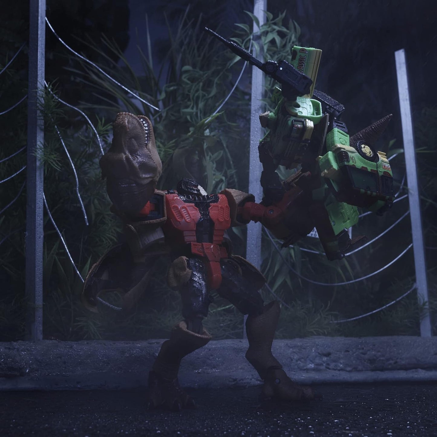 Transformers Generations Collaborative: Jurassic Park Mash-Up, Tyrannocon Rex e Autobot JP93, para maiores de 8 anos.