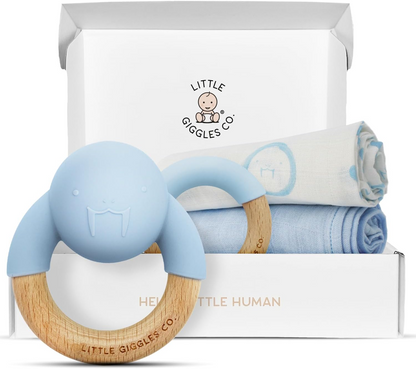 Little Giggles Co.® Conjunto de Brinquedos para Bebé – Inclui chocalho sensorial, anel de dentição calmante e panos grandes de musselina macia 100% algodão. Essenciais para recém-nascidos e ideia perfeita de presente para chá de bebé.