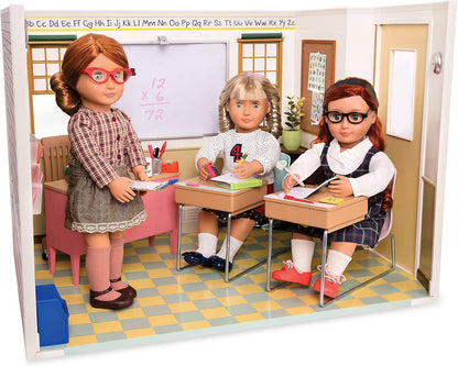 O nosso conjunto de brinquedos escolares Generation Awesome Academy totalmente abastecido para bonecas de 45 cm, inclui uma variedade de acessórios de sala de aula realistas para maiores de 3 anos