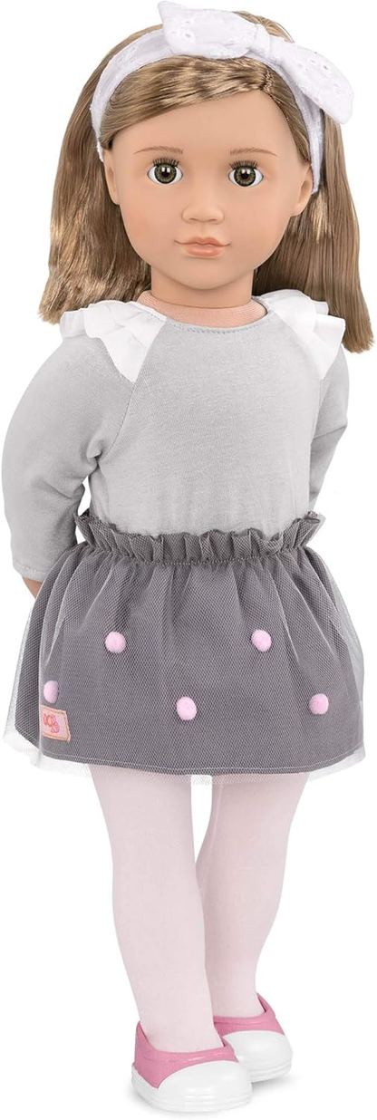 Our Generation Lisandra - Boneca de Viagem de 45 cm com Mala de Rodinhas, Características Realistas e Equipamento de Viagem - Roupa e Acessórios para Bonecas Compatíveis - Idades 3+