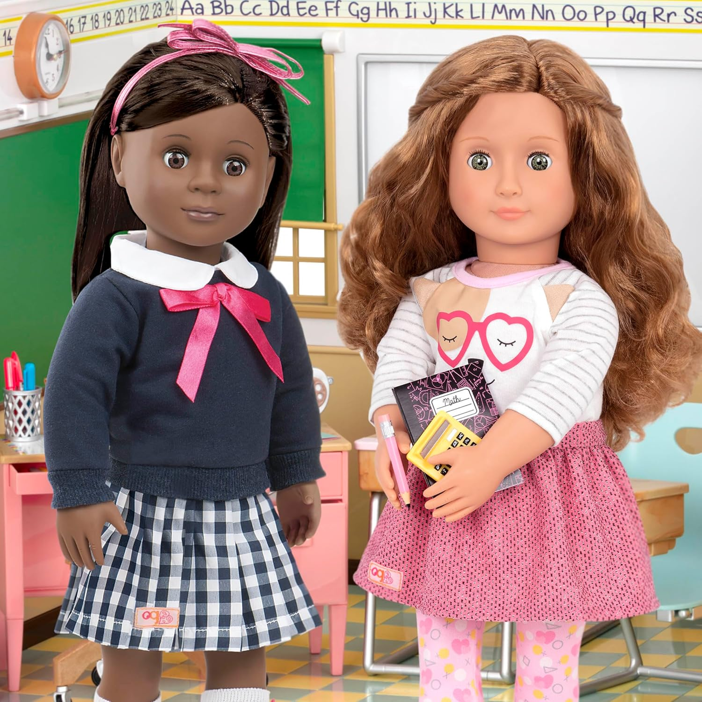 Roupa de cachorrinho com estampado gráfico da Our Generation Dolls, com sapatos, Surtido, roupa de boneca de 21,5 cm, inclui acessórios elegantes, design adorável e divertido para brincadeiras imaginativas das crianças