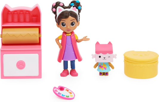 Gabby's Dollhouse, conjunto de estúdio de arte com 2 bonecos de brinquedo, 2 acessórios, peça de entrega e mobiliário, brinquedos infantis para idades a partir dos 3 anos