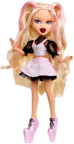 Bratz Boneca Stylin’ Birthdayz – Cloe com roupa de festa em camadas (incluindo camiseta unissex tamanho GG), salto alto e bolsa rosa, camiseta com estampa gráfica, embalagem com tema de aniversário – Coleção Stylin’ Birthdayz