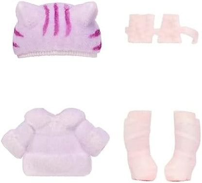 NA NA Fuzzy Surprise Série 1 - Catie CAT - Boneca Fashion Articulada de 18 cm - Inspirada em Gatos com Corpo Aveludado, Gorro, Óculos, Roupa e Sapatos - Brinquedo para Crianças a partir de 4 Anos