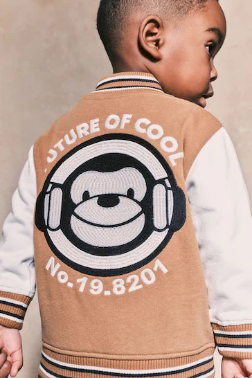 |Boy| Conjunto Letterman E Shorts - Macaco Castanho Castanho (3 meses - 7 anos)