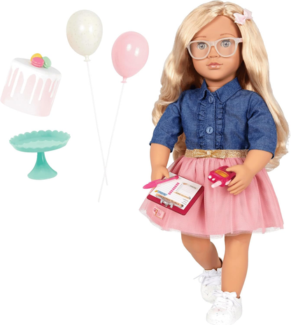 Our Generation Lisandra - Boneca de Viagem de 45 cm com Mala de Rodinhas, Características Realistas e Equipamento de Viagem - Roupa e Acessórios para Bonecas Compatíveis - Idades 3+