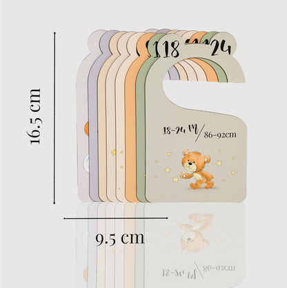 Divisores de guarda-roupa de bebé Tiny Trees em caixa de oferta - 8X Divisores de roupa unissexo para bebés dos 0 aos 24 meses - Presentes para pais recém-nascidos, organizador de roupa de bebé e divisor de idade para armário de berçário - Edição Teddy