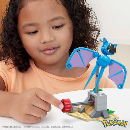 MEGA Pokémon Action Figure Building Toys, Zubat's Midnight Flight com 61 peças e movimento de voo, 1 personagem articulado, ideia de presente para crianças, HKT19