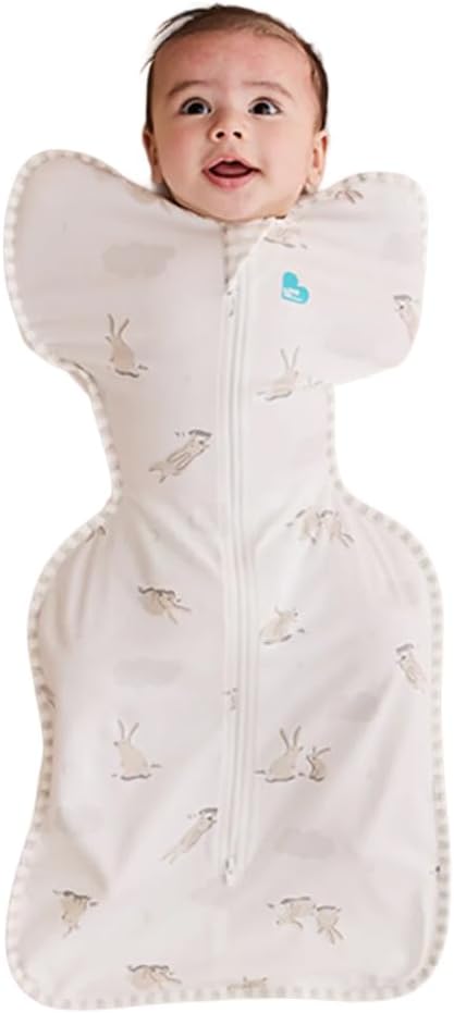 Love To Dream™ Swaddle UP™, Médio 6–8,5 kg – Cloud Bunnies | Ajuste perfeito, promove uma rotina de sono saudável | 1.0 Tog Ideal para primavera e verão (20–24°C) | Algodão lavável à máquina e zíper duplo