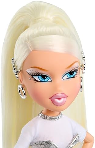 Bratz Charmz Cloe - Boneca Fashion com Pulseira de Berloques Colecionável, Inclui Roupa e Acessórios, Vem em uma Embalagem Ideal para Exibição, Personalize e Colecione