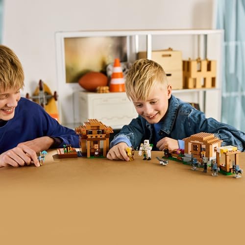 LEGO Minecraft Evoker Ataque à Vila - Modelo de Casa com Jardim, 11 Figuras incluindo Pedreiro e Golem de Ferro - Decoração para Quarto Infantil - Presente para Gamers a partir de 9 Anos - 21596
