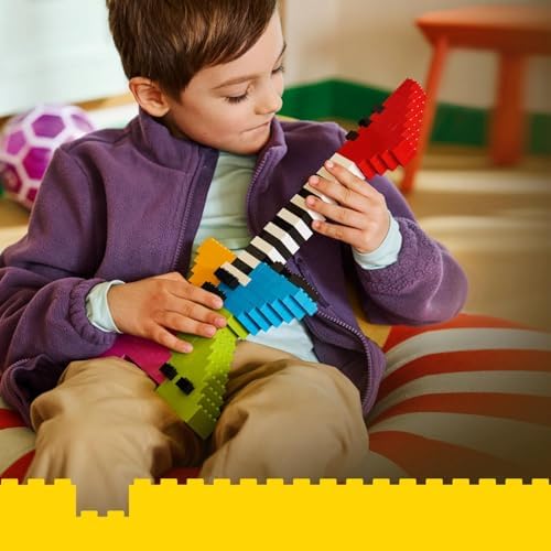 LEGO Conjunto Classic de Peças Criativas Coloridas - Brinquedo para Desenvolvimento da Coordenação Motora Fina - Construa Animais, Figuras de Dinossauros e Veículos, incluindo Avião e Carro Presente de Aniversário para Meninos e Meninas a partir de 5 Anos