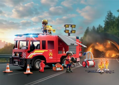 Playmobil | City Action | Caminhão de Bombeiros | Veículo de Emergência com Luz e Som, Canhão de Água, Projétil de Espuma e Equipamentos Variados | Para Crianças a partir de 4 Anos | 72193