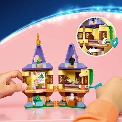 LEGO | Mini Torre da Rapunzel da Disney - Conjunto Enrolados com 2 Mini Bonecas, Figura do Pascal, Acessórios e Cadeado - Presente para Meninas a partir de 5 Anos e Fãs do Filme - 43294