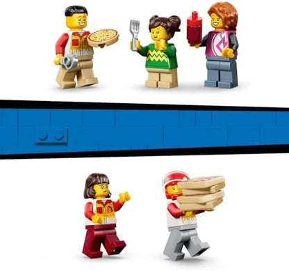 LEGO City Experiência de Entrega de Pizza com Veículos - inclui Carrinho de Brinquedo, Scooter, Drone, Máquina de Arcade e 5 Minifiguras - Ideia de Presente de Aniversário para Meninos a partir de 6 Anos - 60496