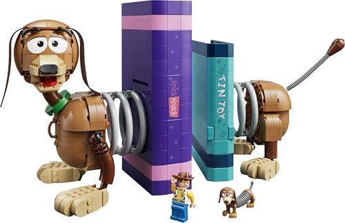 LEGO | Disney Pixar Toy Story Slinky Dog - Conjunto de Construção Decorativo para Estante de Livros para Adultos - Inclui Minifigura do Woody e Figura de Dachshund - Presente Nostálgico para Fãs - 43301