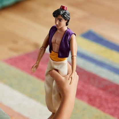 Disney Boneco Clássico Aladdin Store 32 cm – Braços, pernas e cabeça articulados, colete de cetim e faixa dourada
