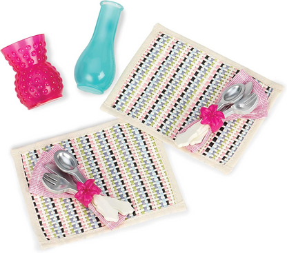 Mesa para dois da Our Generation – Conjunto de mobiliário para bonecas de 45 cm, conjunto de mesa e cadeiras, mobiliário para casa de bonecas, kit de acessórios com 17 peças para maiores de 3 anos