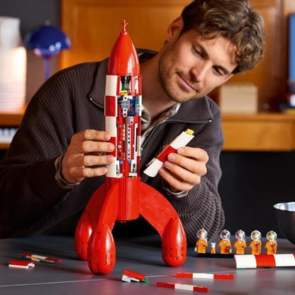 LEGO Ideas Foguete Lunar do Tintim - Kit de Modelo de Nave Espacial para Adultos - Conjunto de Exibição com 5 Minifiguras e Figura do Cão Milu para Decoração de Mesa DIY - Ideia de Presente Nostálgica para Fãs de Quadrinhos - 21367