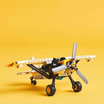 LEGO Brinquedo de avião Technic Bush - Conjunto de modelo de avião para meninos e meninas com mais de 8 anos - Hélice giratória e motor de pistão para dramatização imaginativa - Idéia de presente de aniversário infantil