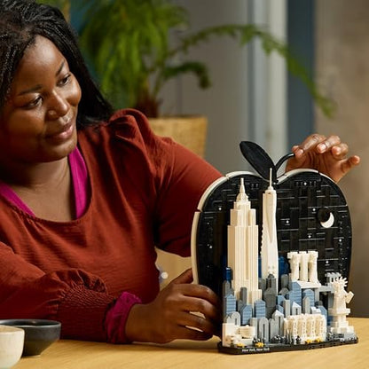 LEGO Architecture Nova Iorque – A Grande Maçã - Kit de Modelo em Miniatura para Adultos - Decoração de Prateleira 3D com Pontos Turísticos, incluindo Empire State Building e Ponte do Brooklyn - Ideia de Presente DIY - 21066
