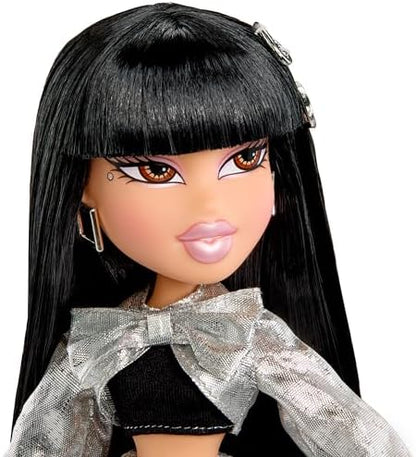 Bratz Charmz Jade - Boneca Fashion com Pulseira de Berloques Colecionável, Inclui Roupa e Acessórios, Vem em uma Embalagem Ideal para Exibição, Personalize e Colecione