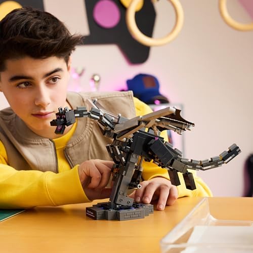 LEGO Minecraft Ender Dragon - Figura Interativa com Asas Metalizadas que Batem e Suporte para Portal de Saída, Ideal para Decoração de Quarto Infantil - Presente Perfeito para Meninos, Meninas e Fãs a partir de 10 Anos - 21595