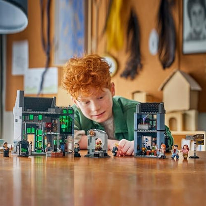 LEGO Harry Potter Beco Diagonal Lojas Mágicas - Kit de Modelo em Miniatura com 8 Minifiguras e Patrono Colecionável - Decoração para Quarto Infantil - Presente para Meninas, Meninos e Fãs a partir de 8 Anos - 76471