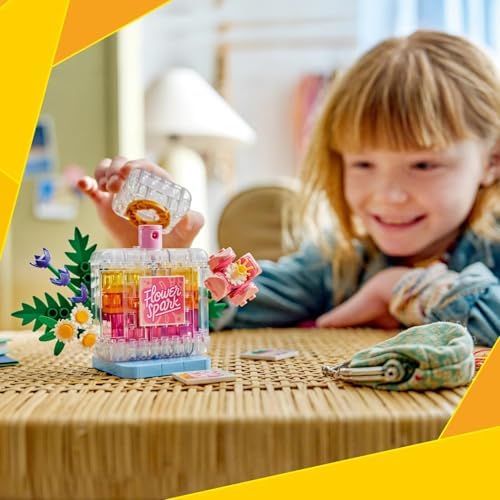 LEGO Creator 3 em 1 Frasco de Perfume com Decoração Floral - Kit de Modelo que se Transforma em Vaso de Flores ou Copo de Smoothie - Decoração DIY para Quarto Infantil - Presente de Aniversário para Meninas e Meninos a partir de 8 Anos - 31383