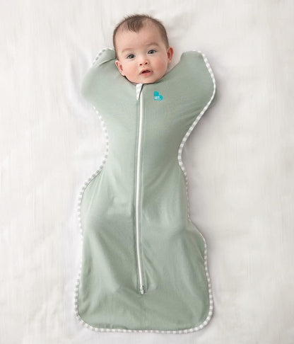 Love To Dream™ Swaddle UP™, Tamanho Pequeno (3,5–6 kg) – Verde Oliva | Ajuste Perfeito, Favorece uma Rotina de Sono Saudável | 0,2 Tog Ideal para Primavera e Verão (24–27°C) | Algodão Lavável à Máquina com Zíper Duplo