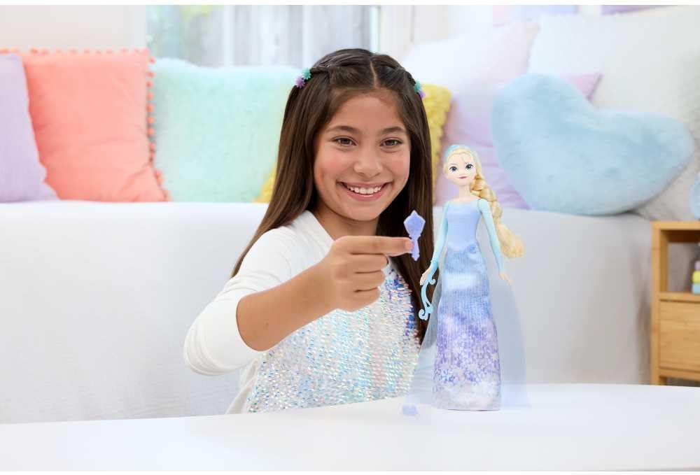 Mattel Conjunto de Boneca Fashion Elsa Disney Frozen da , Spin & Reveal com 11 Surpresas, incluindo 5 Acessórios, 5 Adesivos e Cenário de Brincadeira, Inspirado no Filme da Disney, JBG59