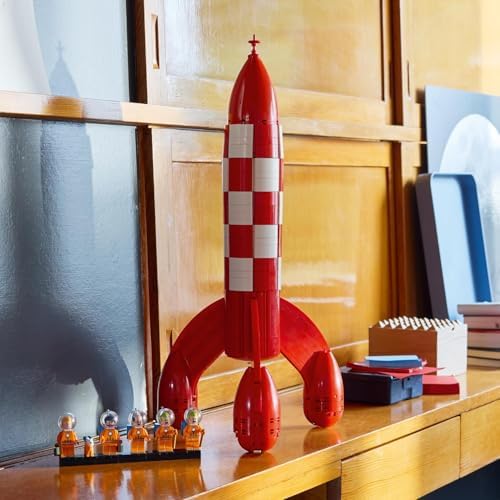 LEGO Ideas Foguete Lunar do Tintim - Kit de Modelo de Nave Espacial para Adultos - Conjunto de Exibição com 5 Minifiguras e Figura do Cão Milu para Decoração de Mesa DIY - Ideia de Presente Nostálgica para Fãs de Quadrinhos - 21367