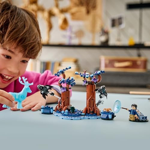 LEGO Harry Potter Floresta Proibida: Expecto Patronum - Modelo com 2 Dementadores, Cervo e 2 Minifiguras, incluindo Sirius Black - Presente para meninas, meninos e fãs a partir de 7 anos - 76475
