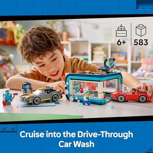 LEGO City Lava-Jato - Inclui 2 Carrinhos, Função de Lavagem e 4 Minifiguras com Acessórios - Ideia de Presente de Aniversário para Meninos a partir de 6 Anos - 60497