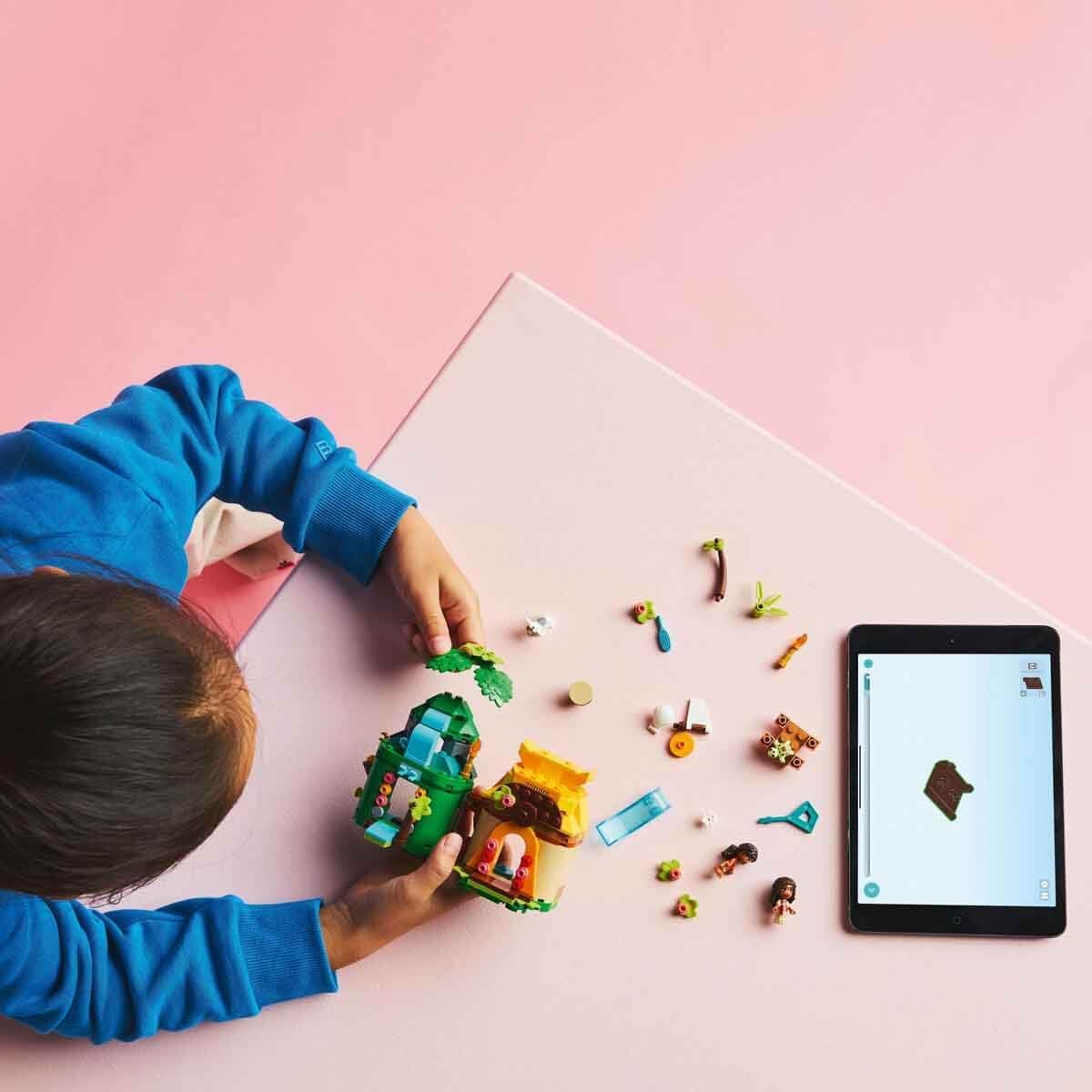 LEGO ǀ Disney Princess Moana’s Island Fun Set, brinquedo para construir com 2 microbonecas e uma casa para brincadeiras criativas, presente de aniversário para crianças, meninas e meninos com mais de 5 anos