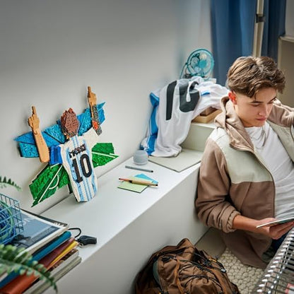 LEGO Editions Lionel Messi – Celebração - Conjunto de Arte de Parede 3D DIY para Decoração de Quarto Infantil - Presente de Futebol para Adolescentes a partir de 14 Anos e Fãs de Esportes Adultos - 43018