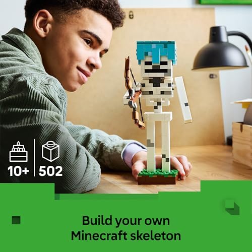 LEGO Minecraft Esqueleto - Figura com Capacete de Diamante, Arco e Flecha e Base de Grama para Decoração de Quarto Infantil - Presente Gamer para Meninos, Meninas e Fãs a partir de 10 Anos - 21594