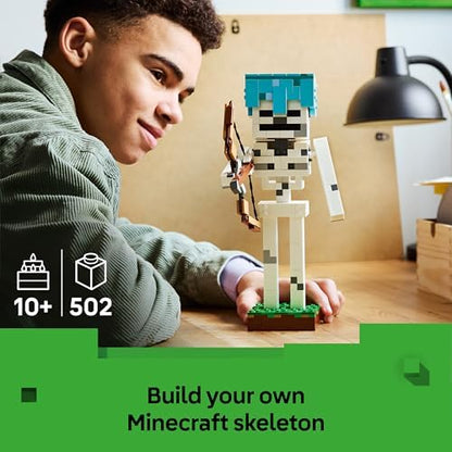 LEGO Minecraft Esqueleto - Figura com Capacete de Diamante, Arco e Flecha e Base de Grama para Decoração de Quarto Infantil - Presente Gamer para Meninos, Meninas e Fãs a partir de 10 Anos - 21594