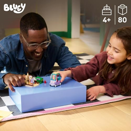 LEGO Bluey Vovós com Bingo e Bluey - Brinquedo Educativo com Carro, 2 Minifiguras e Jardim - Conjunto Montessori - Presente de Aniversário para Meninas e Meninos a partir de 4 Anos - 11216