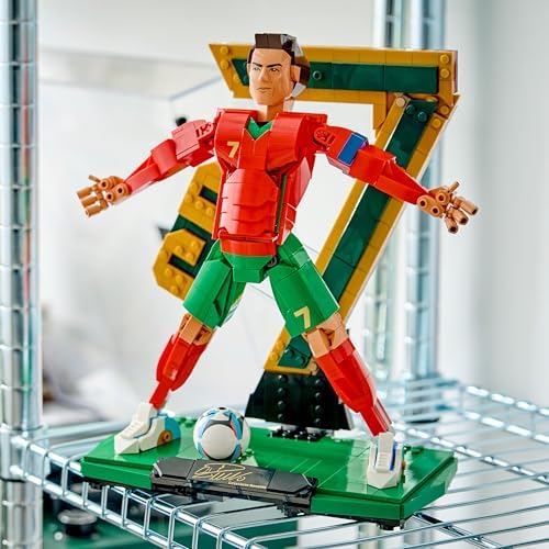 LEGO Editions Cristiano Ronaldo – Brinquedo Lenda do Futebol - Kit de Modelo 3D para Exibição - Decoração DIY para Quarto Infantil - Presente para Meninos e Meninas a partir de 12 Anos e Fãs de Esportes Adultos - 43016