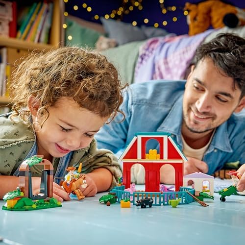 LEGO | Disney Pixar Rancho de Cavalos do Blaze - Inclui minifiguras do Woody e da Jessie, além de 2 cavalos, um pégaso e um porco - Presente para meninas e meninos a partir de 4 anos e fãs de Toy Story 5 - 43304