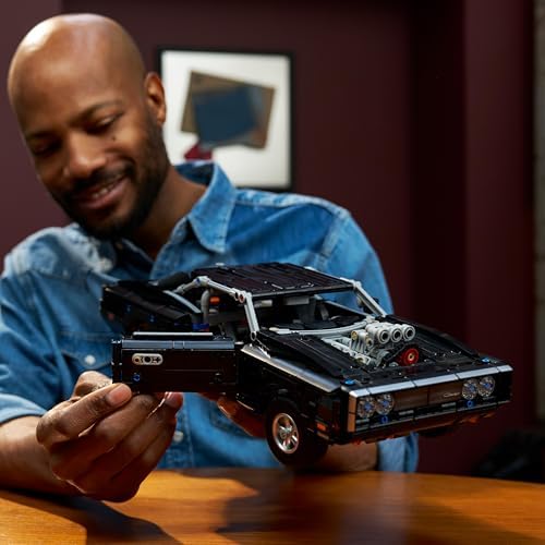 LEGO Technic Velozes e Furiosos Dodge Charger R/T - Kit de Modelo de Carro para Adultos - Conjunto STEM Colecionável com Motor V8 e Suspensão - Presente Nostálgico para Fãs do Filme - 42231