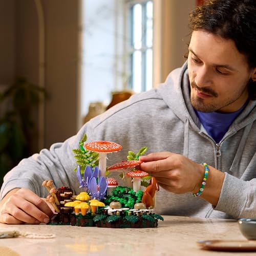 LEGO Botanicals Cogumelos da Floresta - Conjunto de Plantas Artificiais para Adultos - Inclui um Cogumelo e Flores Artificiais para Decoração de Sala de Estar ou Quarto - Ideia de Presente DIY - 11505