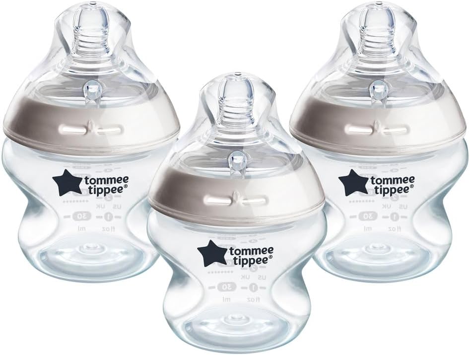 Tommee Tippee Mamadeiras Natural Start para bebês a partir de 0 meses, pacote com 3 unidades de 150ml, com bico de fluxo lento semelhante ao seio materno para uma pega natural, autoesterilizáveis e livres de BPA, essenciais para a alimentação do bebê.
