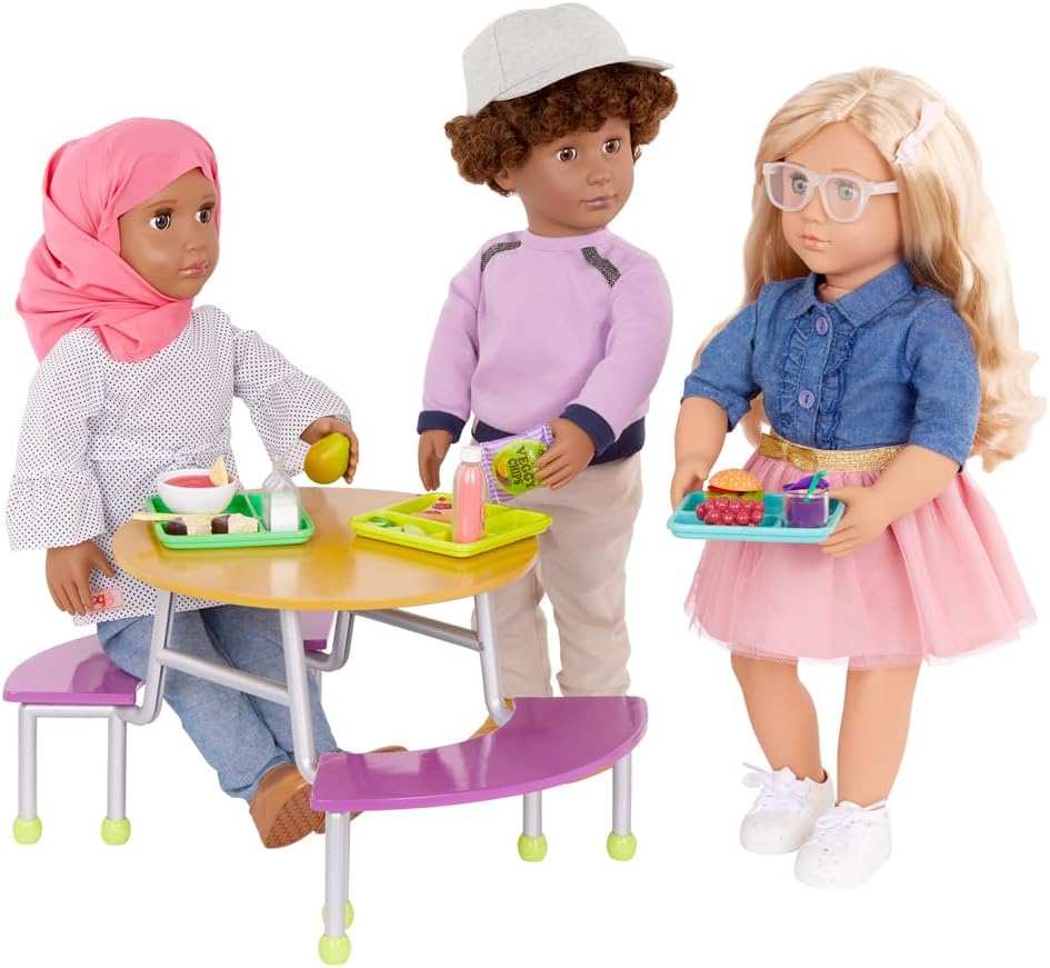 A Nossa Geração - Conjunto de Mesa de Cafetaria para Bonecas de 46 cm - Móveis para Bonecas - Com Mais de 20 Alimentos e Acessórios de Brinquedo - Perfeito para Cenas Escolares e Brincadeiras Criativas - Mesa de Cafetaria