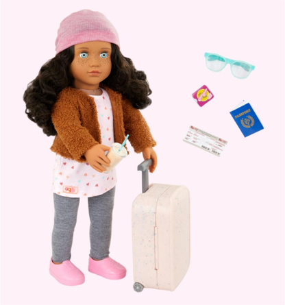 Our Generation Lisandra - Boneca de Viagem de 45 cm com Mala de Rodinhas, Características Realistas e Equipamento de Viagem - Roupa e Acessórios para Bonecas Compatíveis - Idades 3+