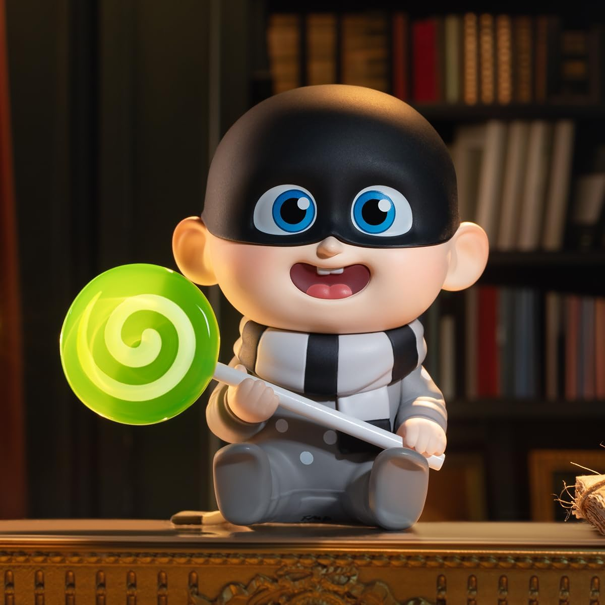 Figuras de ação colecionáveis da série POP Universal Me 4, 1 caixa de 2,5 polegadas, personagem articulado, design premium, presentes para mulheres, brinquedo de arte colecionável favorito dos fãs