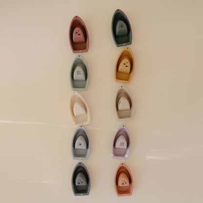Mushie Brinquedo de Banho com 5 Barquinhos Flutuantes para Bebês e Crianças | Feito de plástico PP livre de BPA para diversão na banheira | Fabricado na Dinamarca (Ocean)